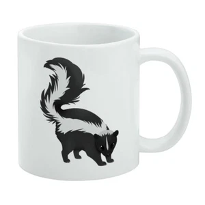 Taza blanca posando Skunk - Imagen 1 de 4
