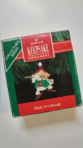 Hallmark '1991 HARK! Adorno de recuerdo IT's HARALD' (Navidad) - Imagen 1 de 2