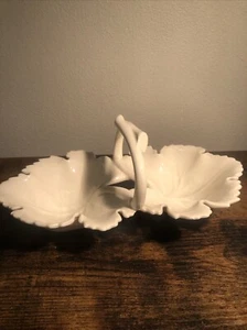 Vintage fall leaf dish Holland mold 1960s-70s Candy or nut dish white - Picture 1 of 9