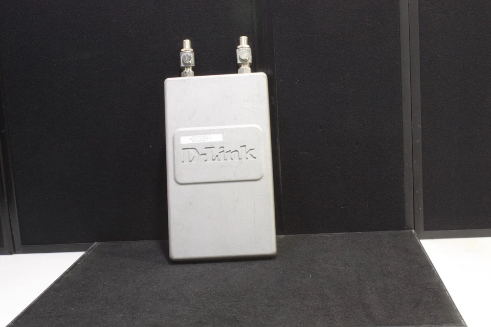 D-LINK DWL-2700AP 1-Port 10/100 Base Wireless Router sku 220392 - Image 1 of 4