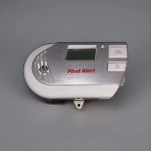 First Alert GC01 3-in-1 Explosive Gas Carbon Monoxide Alarm Plug In Sensor - Picture 1 of 3