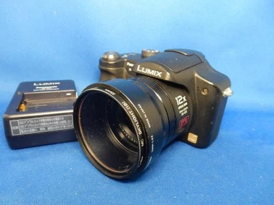 Appareil photo numérique compact Panasonic DMC FZ7 12x zoom optique 6MP et lu... - Photo 1/4