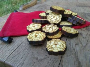 Wikinger Runen Set, Elder Futhark Taschenrunen Set, Jormungand Schlange Holzrunen - Bild 1 von 5