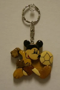 INTARSIEN MASSIVHOLZ SCHLÜSSELANHÄNGER SCHLÜSSELRING TIER MAUS MIT KUGEL MEHRFARBIG NEU - Bild 1 von 3