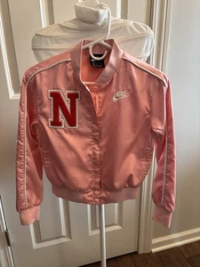 Nike Varsity Bomber Jacket Girls Medium Pink Swoosh Embroidered - Picture 1 of 7