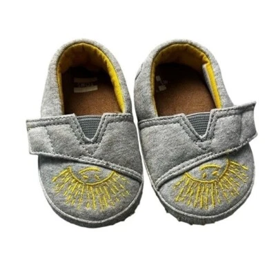 Zapatos de sol Toms gris suela suave bordados infantil talla 3 Foto 1 de 4