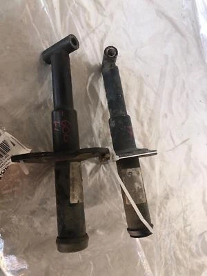 Par de amortecedores dianteiros Volkswagen Passat 2000-2005 lado esquerdo e direito - Imagem 1 de 4