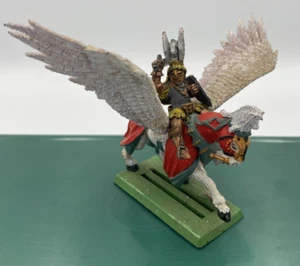 Héroe bretón en Pegaso pintado de metal Warhammer fuera de imprenta - Imagen 1 de 7