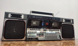 Boombox double cassette vintage Sharp GF-800 - pour pièces - Photo 1/24