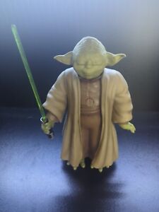 Disney  Star Wars Legendary Jedi Master Yoda Talks moves Action Figure Toy 10".