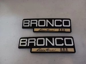 92 93 94 95 96 Bronco Eddie Bauer 2 piezas emblemas de guardabarros placa de identificación insignia USADA - Imagen 1 de 2