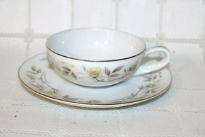 Narumi Fine China SONATA Japan 4"dx1 5/8"h Coffee Cups & 6 1/4" Saucers (4 each) - Picture 1 of 6