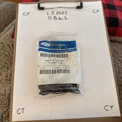 Componentes de emisión Ford OEM 03-14 E-150 - Conector de tubería Egr F65Z9F485AA Foto 1 de 2