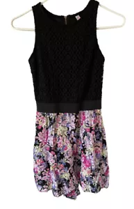 Xhilaration pagliaccetto smanicato donna taglia S nero uncinetto floreale zip posteriore - Foto 1 di 9