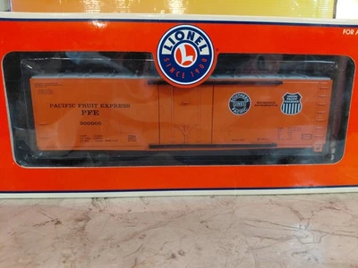 Lionel 6-17325 Pacific Fruit Express Standard O Reefer # 300005 - Image 1 of 4