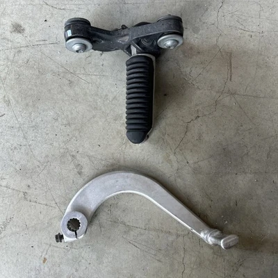 Palanca de pedal de freno trasero Suzuki Katana GSX600F 1998-2006 y clavija trasera derecha Foto 1 de 4