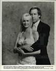 1992 Press Photo Chevy Chase Daryl Hannah in Memoirs of an Invisible Man