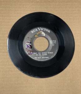 ISLEY BROTHERS HE'S GOT THE WHOLE WORD IN HIS HANDS/HOW DEEP IS THE OCEAN RCA 45 - Picture 1 of 2