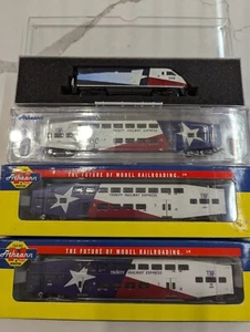 Athearn N Dallas TRE F59PHI DCC+Sound & Bombardier Coaches & Cab Car VERY RARE - Picture 1 of 14
