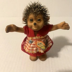 *Figura bambola di gomma vintage Steiff Mucki riccio con etichetta e bottone - Foto 1 di 3