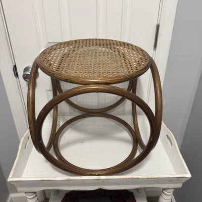 Reposapiés otomano de madera curvada estilo Thonet de colección - 15x15x15 Foto 1 de 4