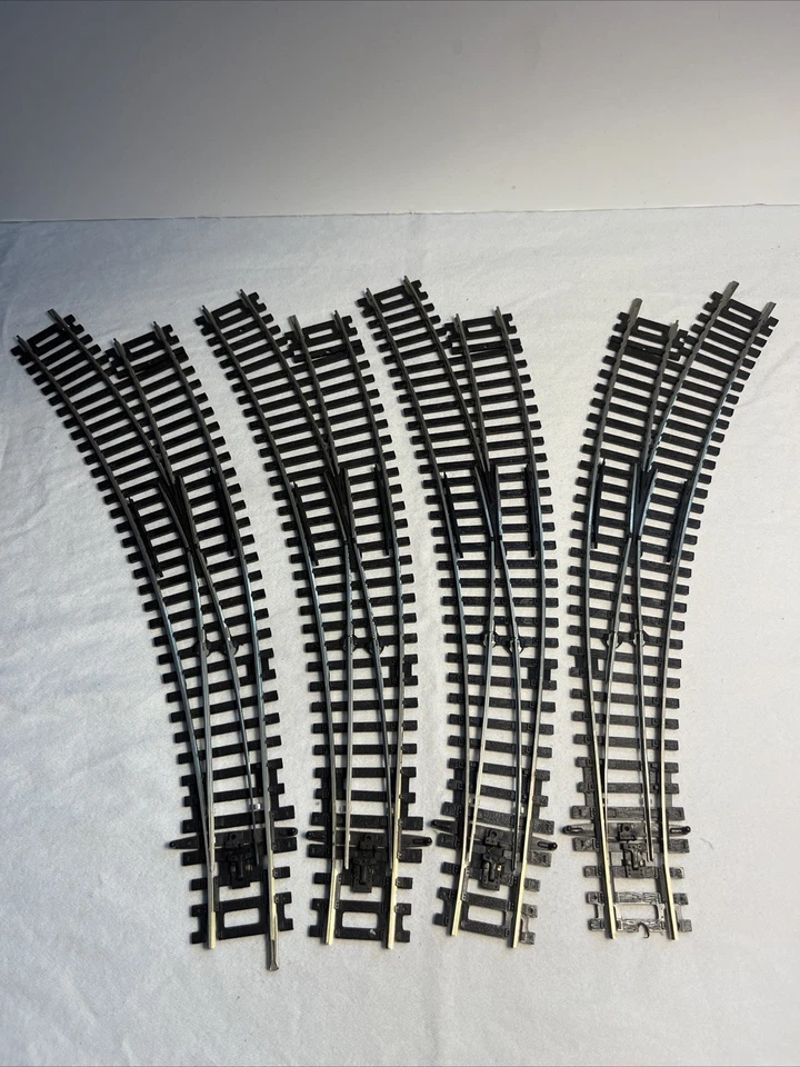 4 Peco Setrack ST-245 Curved Turnouts - Image 1 of 4