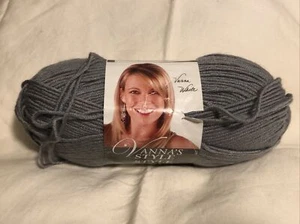 1 Skein ~ Lion Brand - Vanna's Style 3 oz 100% Acrylic Silver - Picture 1 of 3