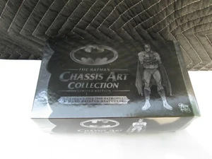 Corgi Batman Figure 2000 NEW 77365 ONLY 1500 MADE - Picture 1 of 10