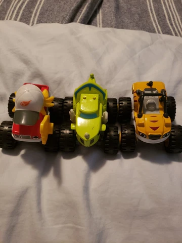 Blaze and the Monster Machines lot of 3 Zeg,Stripes, and Joe the fan Mattel 2014 Cover