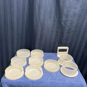TUPPERWARE 4” Hamburger Burger Press Patty Keepers 882 No LID Vintage - Picture 1 of 7
