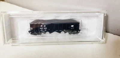 Bowser Trains 38102 N Scale  Penn Central Railroad H-21a 4 Bay Hopper Car 432620 - Image 1 of 3