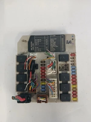 Modulo scatola fusibili NISSAN NOTE E11, NE11 284B7AX61A 1.60 benzina 81kw 2006 33181891 - Immagine 1 di 3