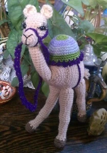 Seliges Kamel Nr. 4 - stehend - Bild 1 von 10