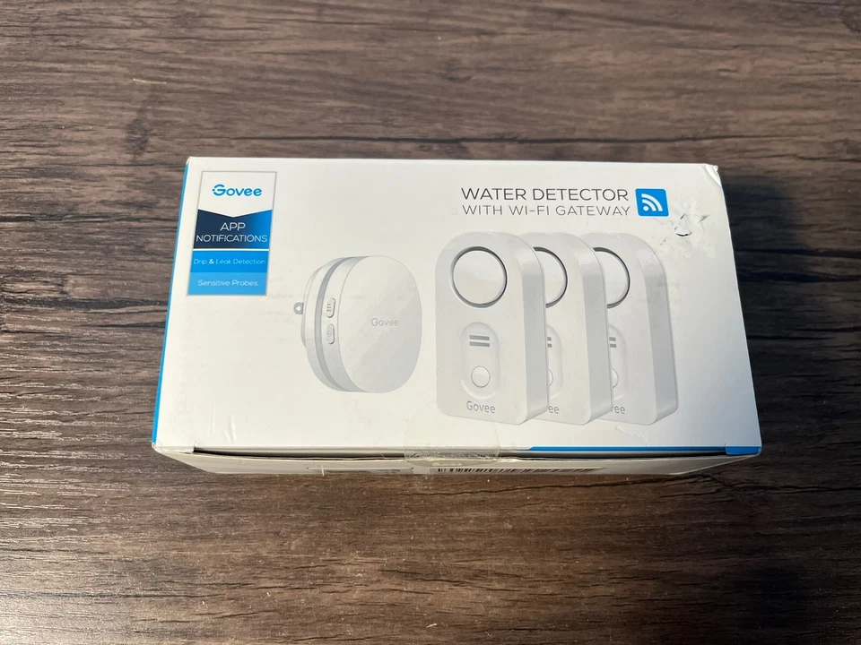 Govee Water Detector 3 Pack with RF Wi-Fi Gateway B5040101 -2 / H5054 + H5040 - Image 1 of 1