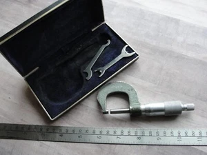 Vintage Mitutoyo Outside Micrometer No. 103-260 In case with tools Japan VGUC - Picture 1 of 12