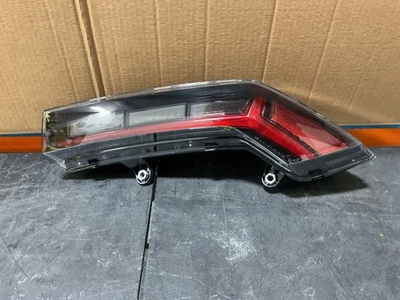 Luz trasera derecha Lamborghini Huracán 2014 2015 2016 2017 2018 2019 2020 OEM usada Foto 1 de 4