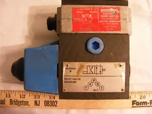Vickers Directional Valve 880027PA5DG4S4LW012AB60 Pilot Valve 868982 120v - Picture 1 of 8