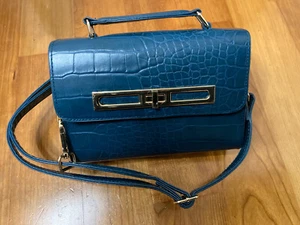 NWT Topshop Teal Faux Snakeskin Retro  Box-bag w Gold Hardware & Shoulder Strap - Picture 1 of 8