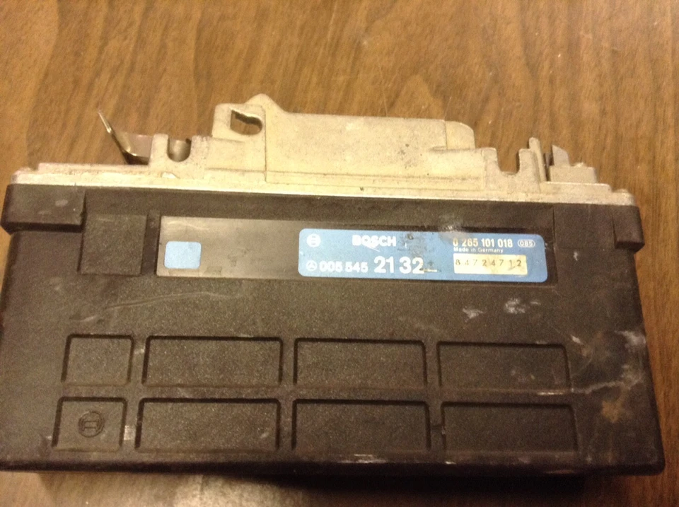 84 85 86 87 Módulo de control de chasis eléctrico ABS Mercedes Benz 300D 190D 300E Foto 1 de 3