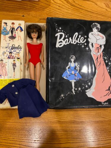 1962 Barbie Doll + Case Bundle Lot -  #850 Doll - Very Nice