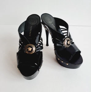 Versace schwarze Lackleder Holzplateau Medusa Sandalen Größe 37 - Bild 1 von 16