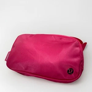 Lululemon Everywhere Belt Bag 1L Lipgloss Pink Barbie Crossbody Travel Concert - Picture 1 of 7