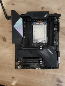 ASUS ROG STRIX TRX40-E GAMING support AMD Ryzen Threadripper - pièces détachées / réparations - Photo 1/5