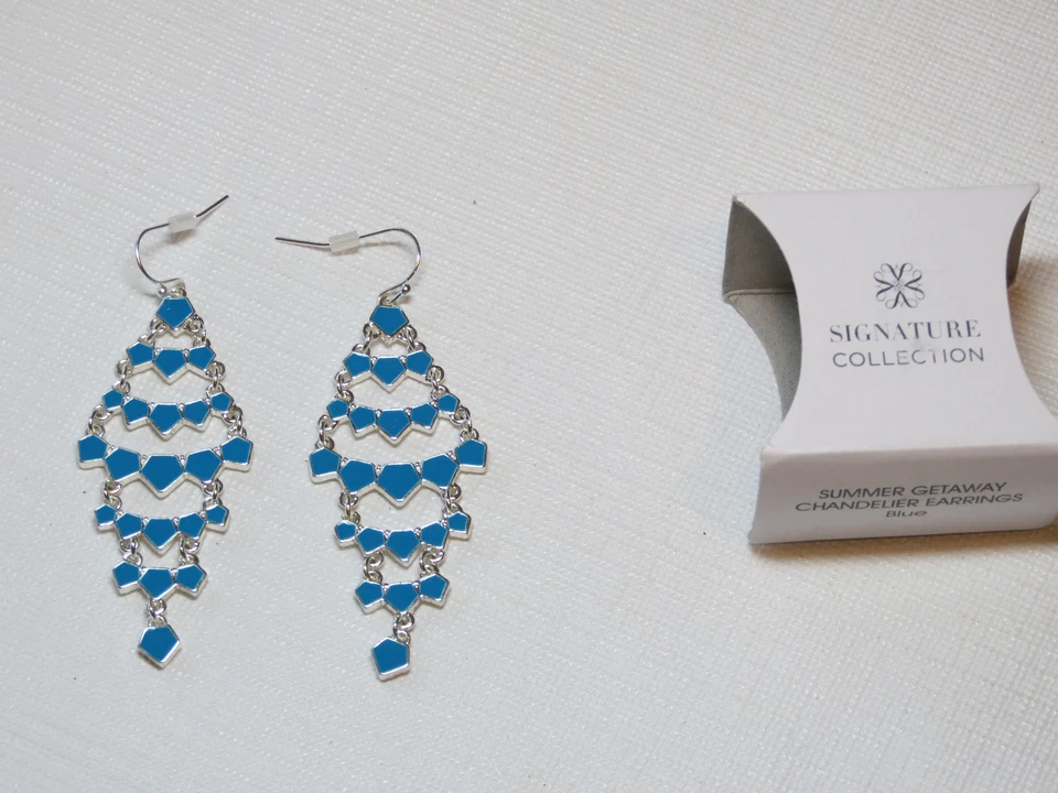 Ladies Womens Avon Summer Getaway Chandelier Earrings Blue F4031361