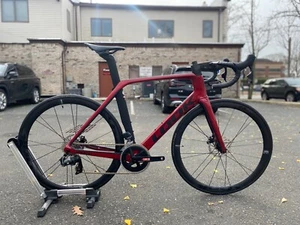 BRAND NEW 2022 Look 795 Blade Disc RIval AXS Medium BLACK/RED - Picture 1 of 8