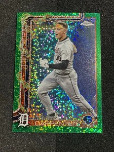 Topps Holiday Kerry Carpenter #HC127 2025 refractor de motas verde cromado #/99 - Imagen 1 de 2