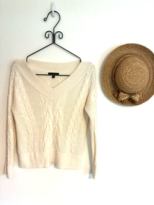 Banana Republic Sweater Ivory Cream Off White Chunky Cable Knit Vneck Pullover M - Image 1 of 4