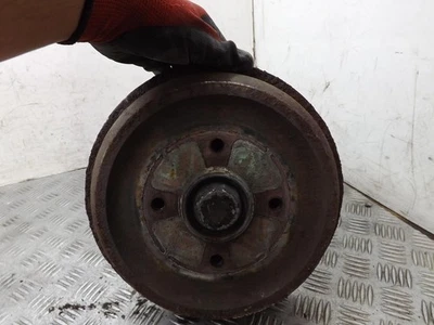 Buje trasero derecho peugeot 207 con abs mk1 1.4 gasolina 2006-2013m Foto 1 de 4