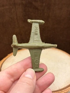 Vintage 1950er kleines 3" Hartplastik USAF Armee grün Jagdflugzeug Jet Flugzeug - Bild 1 von 16