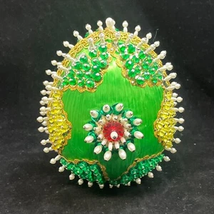 Vintage Push Pin Lentejuelas Adorno Satinado Huevo Lentejuelas Cuentas Grande Hecho a Mano Verde - Imagen 1 de 7